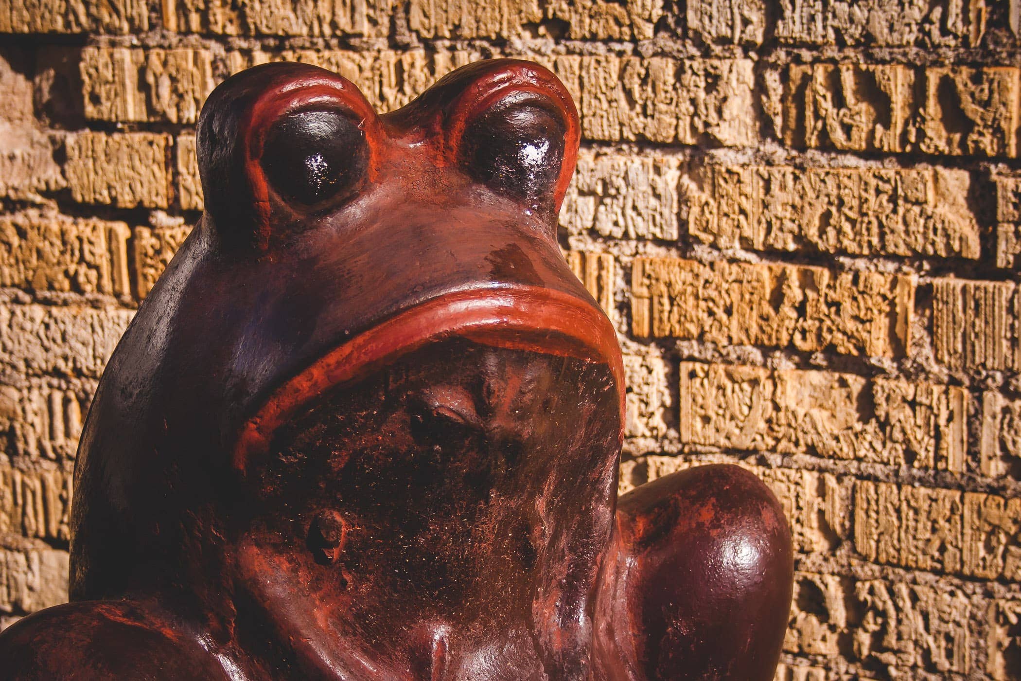 A ceramic frog in McKinney, Texas.