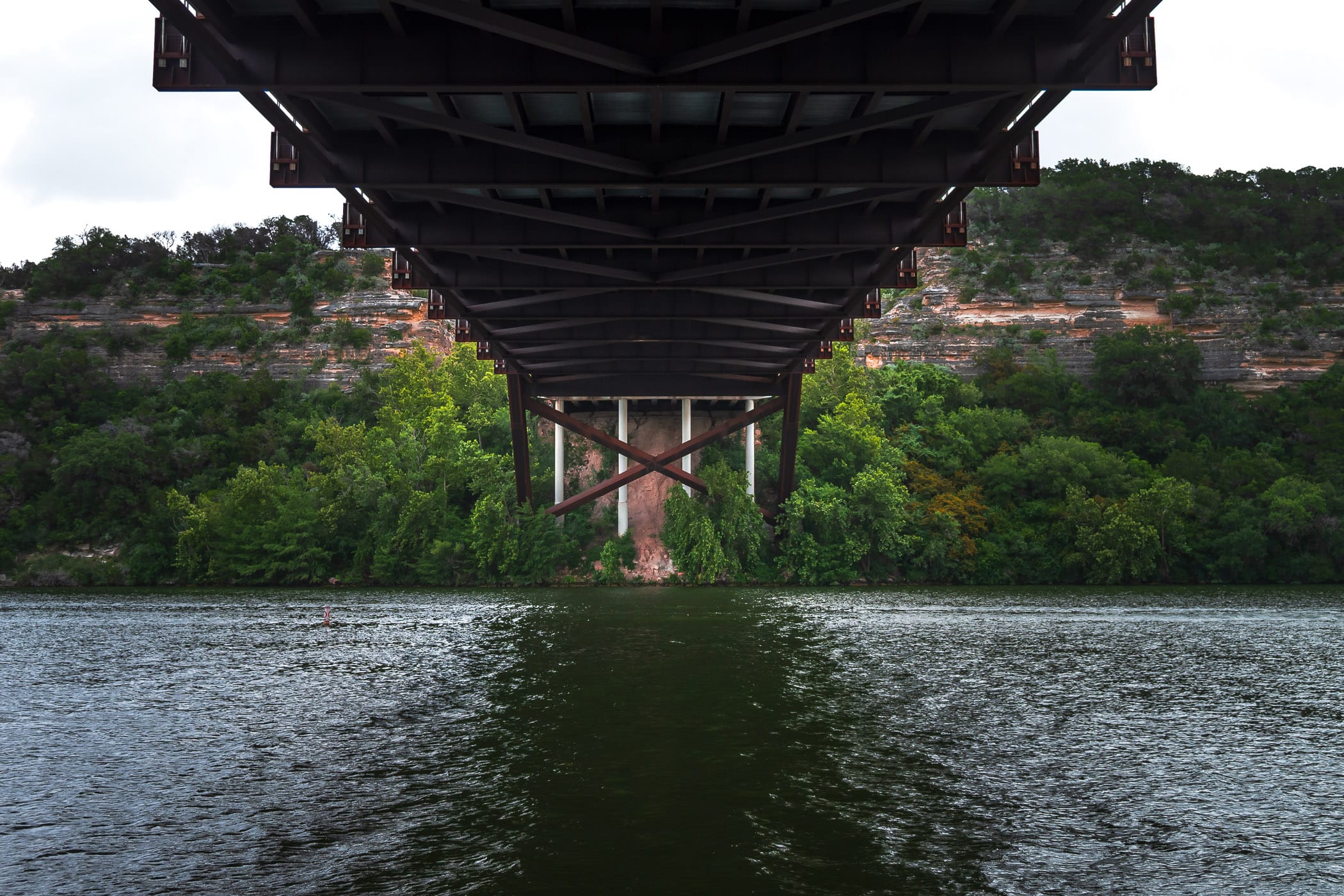 Pennybacker Bridge spans Lake Austin, connecting sections of Texas' Loop 360 Highway.