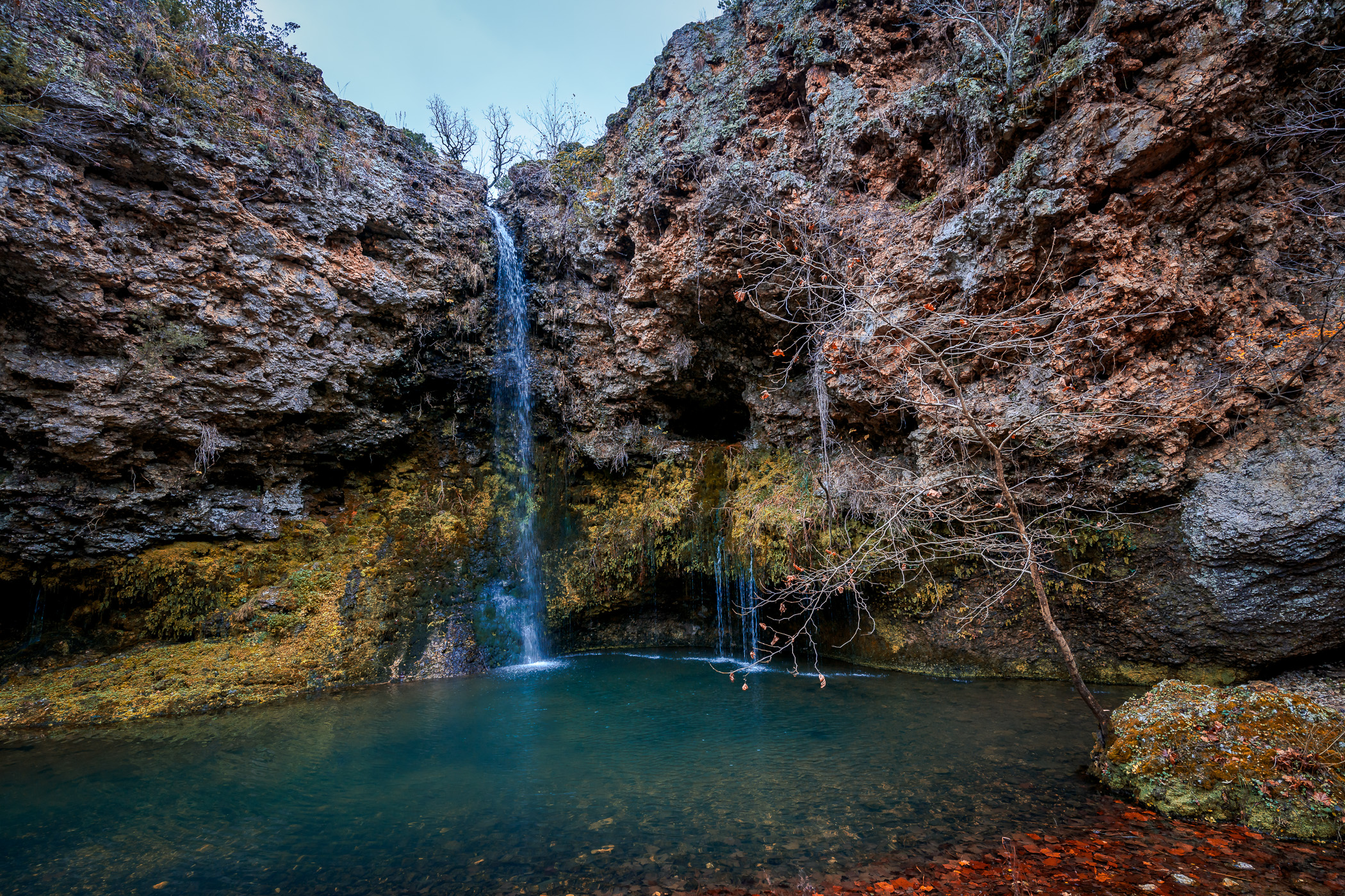 An overcast, rainy day at Oklahoma's Natural Falls State Park.