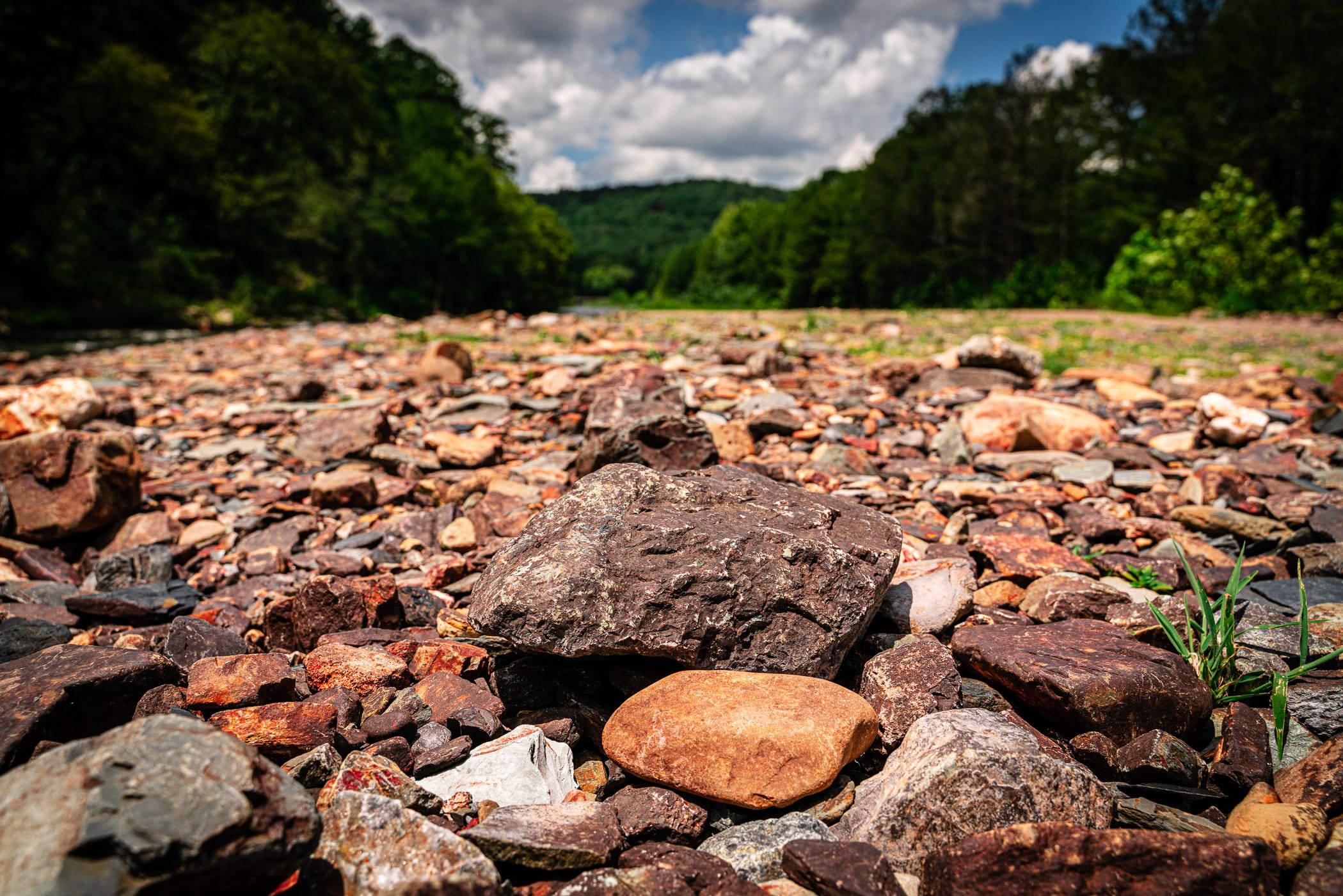 The rocky riverbed of the Mountain Fork river at Beavers Bend State Park, Oklahoma.