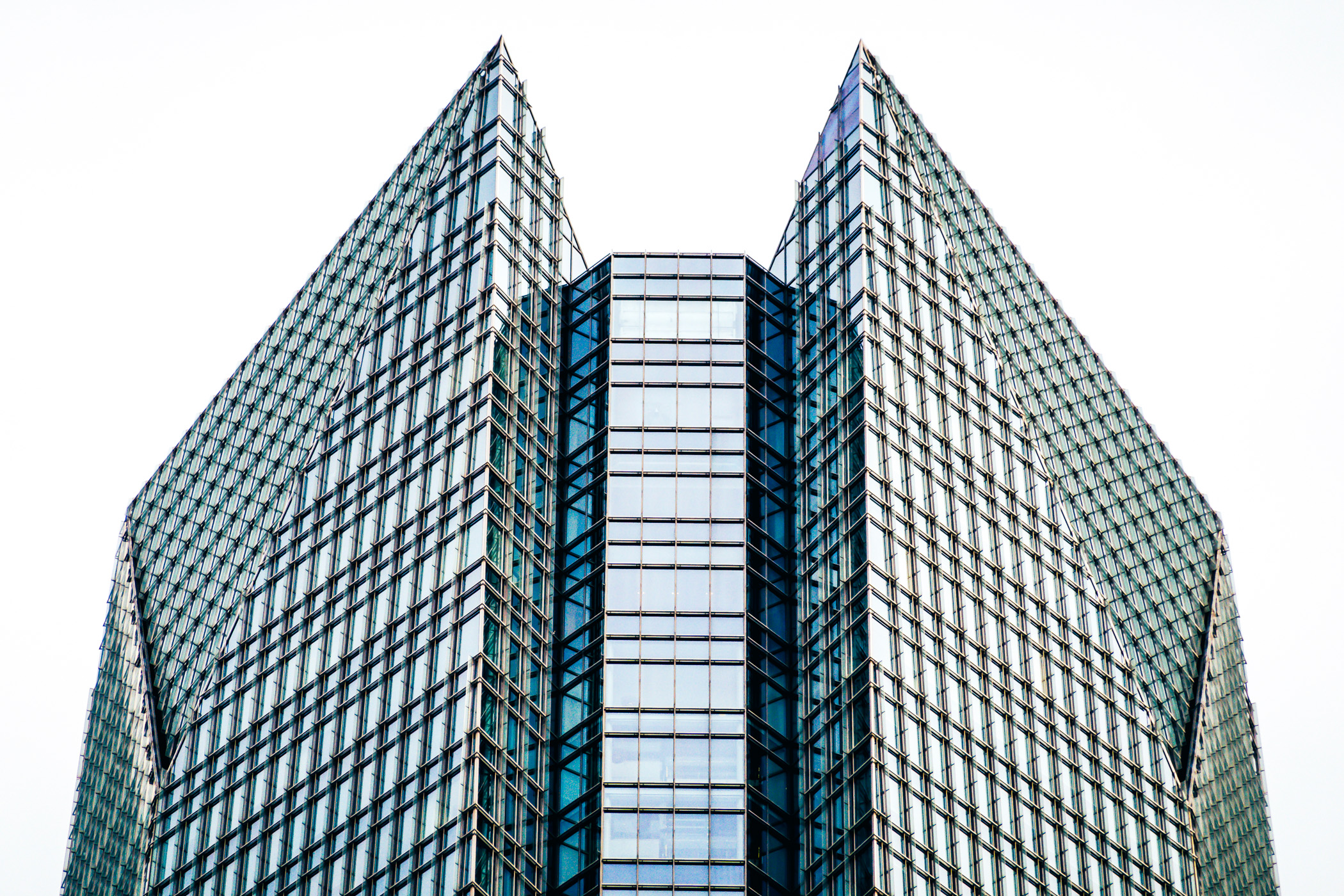 The top of the Devon Energy Center reaches 257m (844 ft) into the Oklahoma City sky.