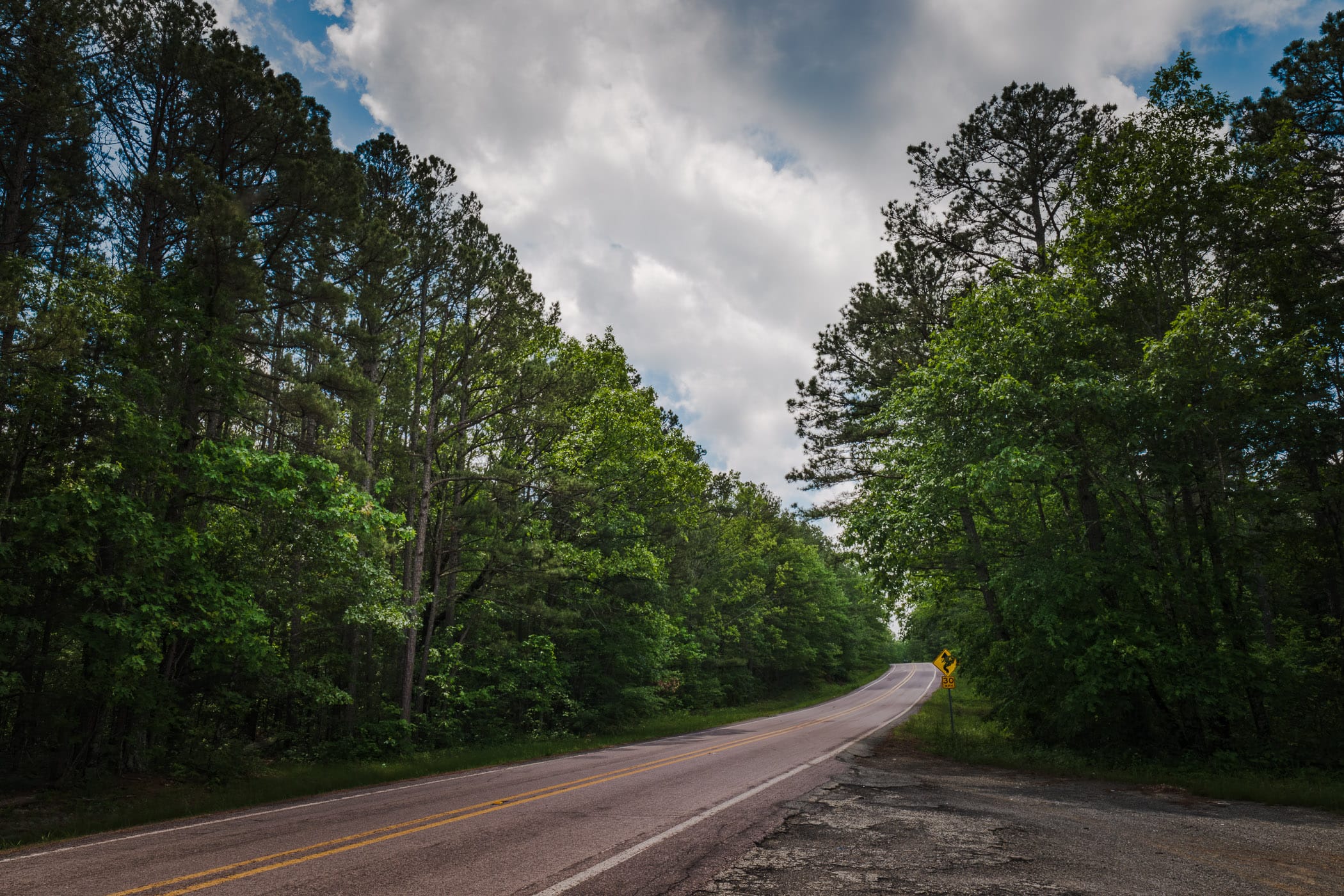Arkansas Highway 27 cuts through the Ozark-St. Francis National Forest north of the town of Retta.