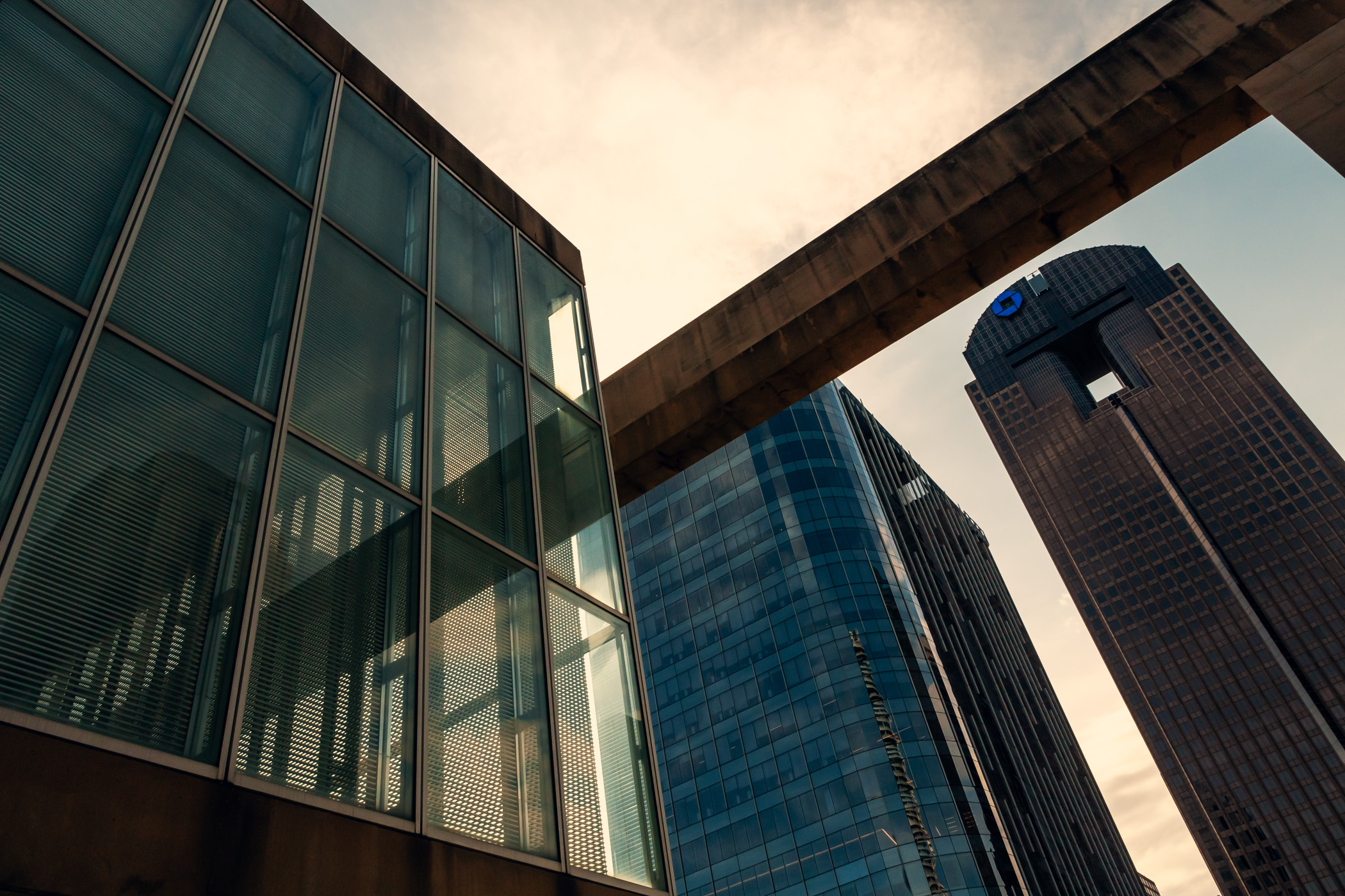 The Meyerson Symphony Center, KPMG Plaza at HALL Arts and the Dallas Arts Tower (formerly Chase Tower) are just a few of the structures in the Dallas Arts District.